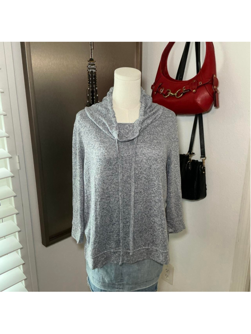 New York & Company Gray Cowl Neck Tunic Sweater Top Size Large NWT